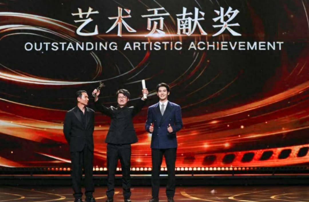 “上海電影節(jié)”，為何一直照亮上海的？