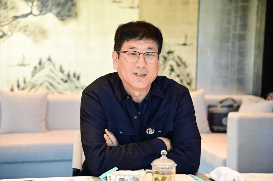 曹杰，培植個人勢力，為親屬謀求特殊待遇
